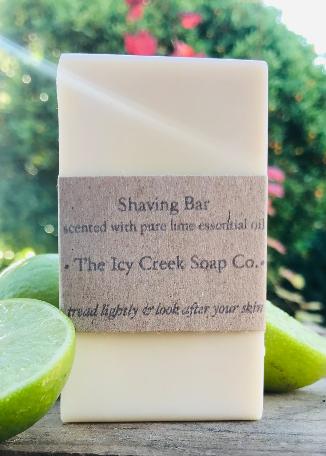 Shaving soap scented with lime & peppermint